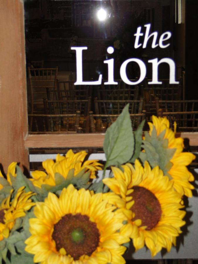 The Lion Waddesdon Exterior foto